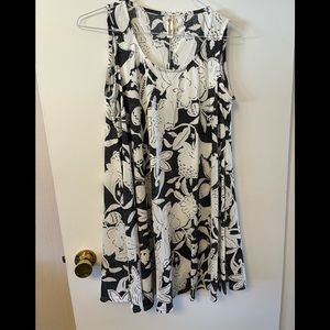 Shoreline white/light black coverup size L/XL
